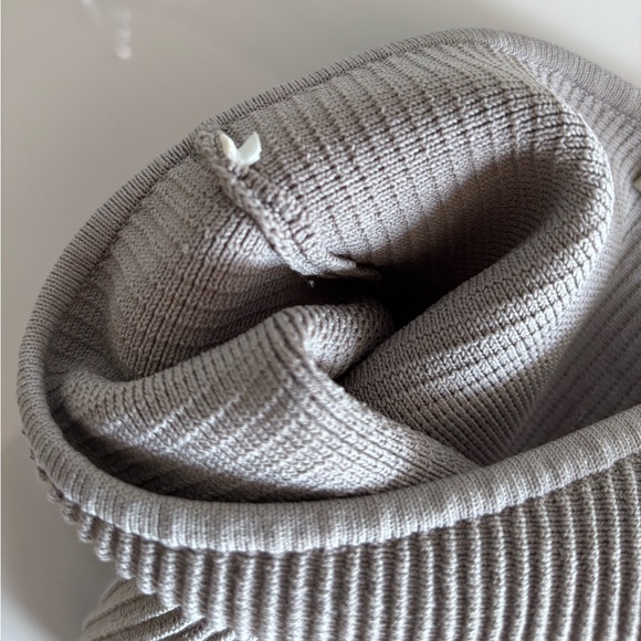 Babaton Sculpt Knit One Shoulder Cropped Top - Picture 5 of 9